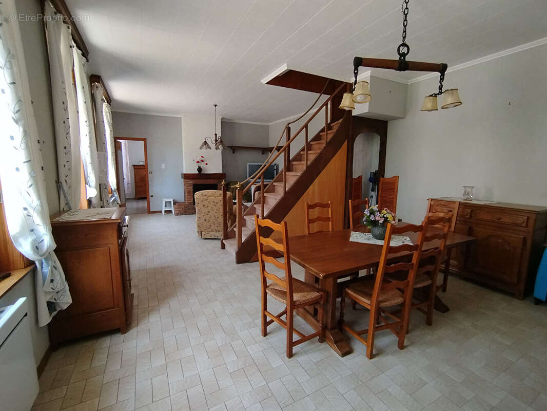 Maison à SERY-LES-MEZIERES