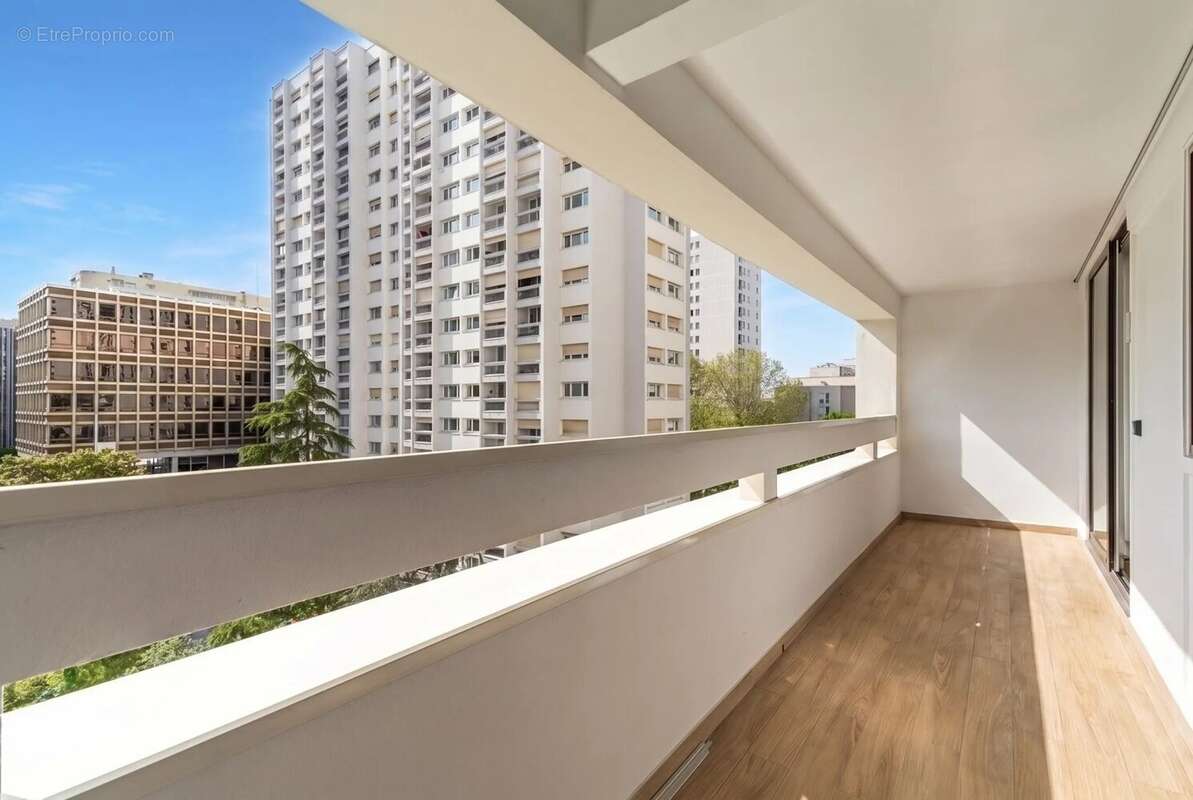 Appartement à LEVALLOIS-PERRET