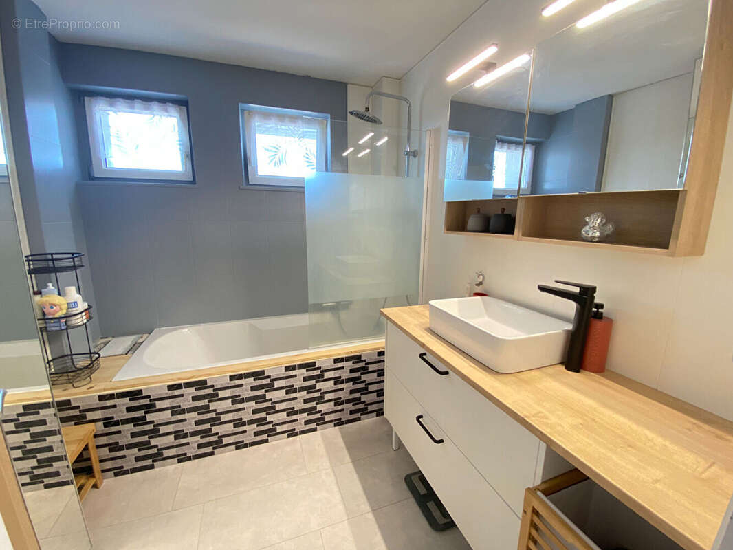 Appartement 4 pièces à Cernay : le charme au 2ème étage avec balcon ensoleillé ! - photo 6