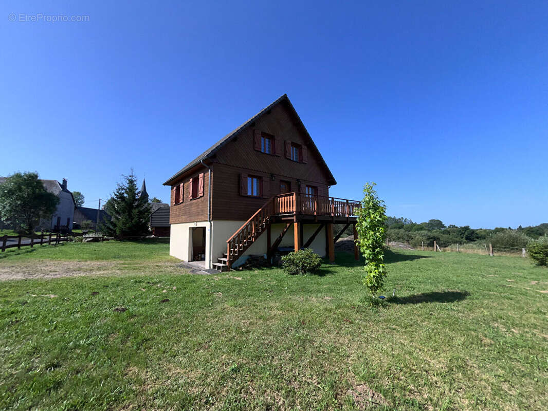 Maison à SAINT-GENES-CHAMPESPE