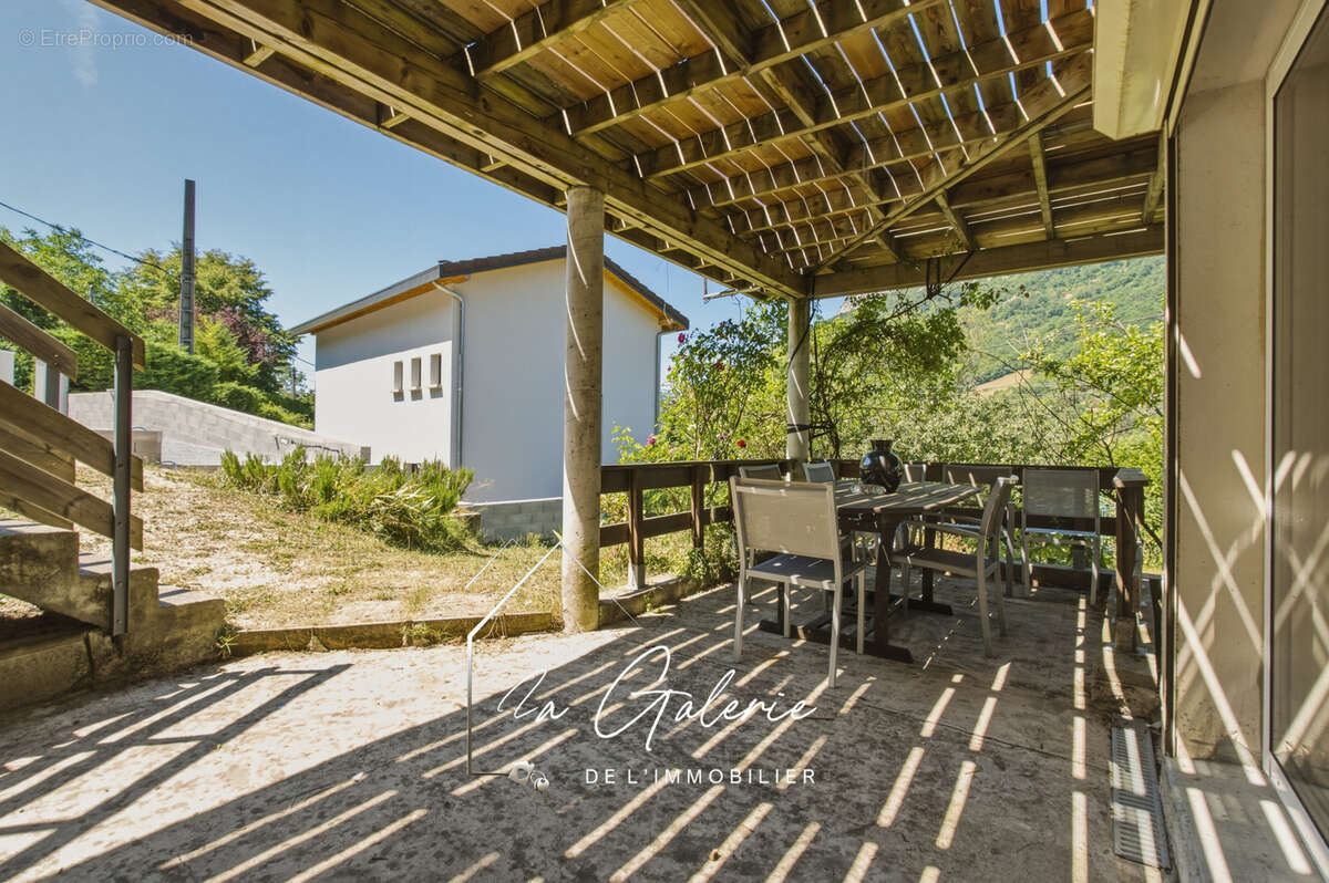 Rare a la vente belle maison situee sur saint martin le vinoux - photo 5