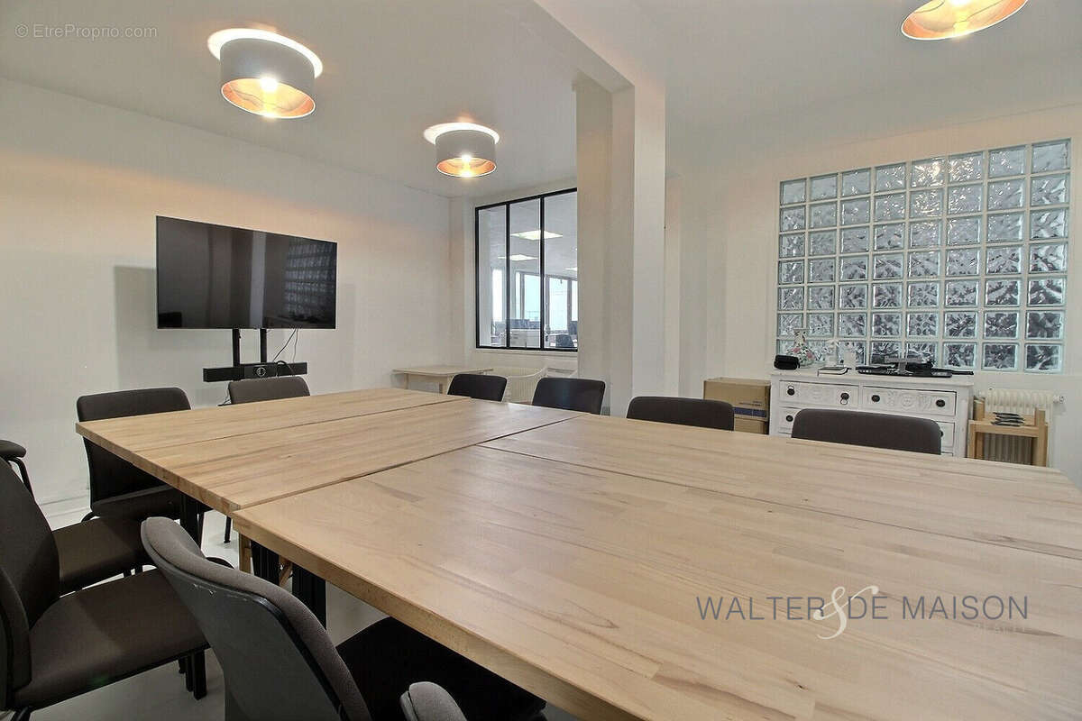 Commerce à PARIS-19E