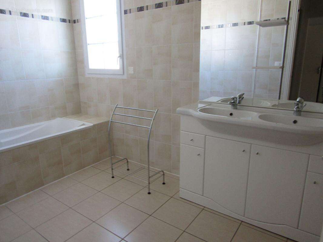 Appartement à SAINTES