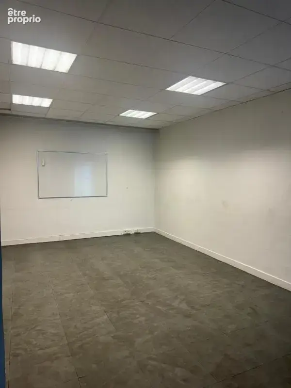 Bureau - Gentilly - 72m² - photo 12