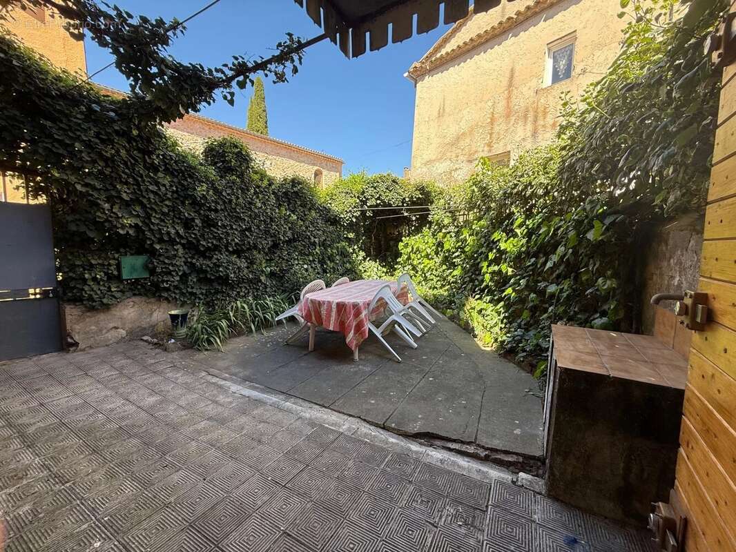 Maison à SAINTE-ANASTASIE-SUR-ISSOLE