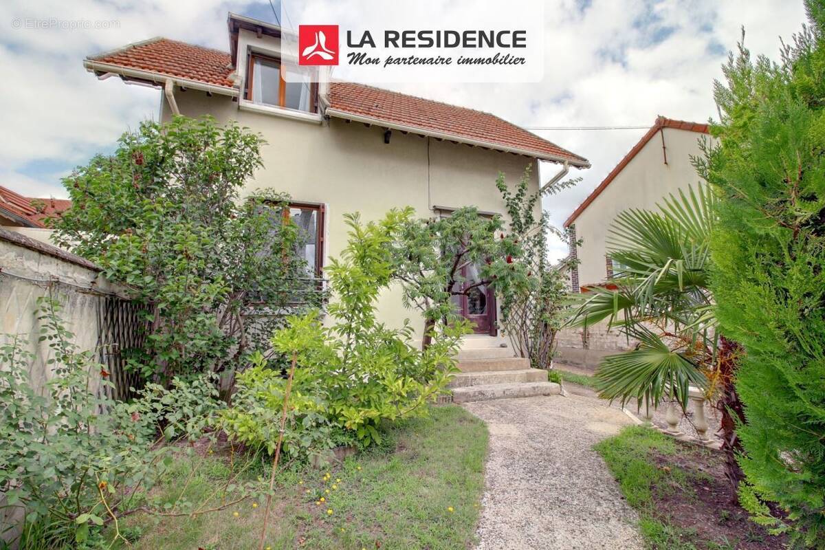 Maison à LES MUREAUX