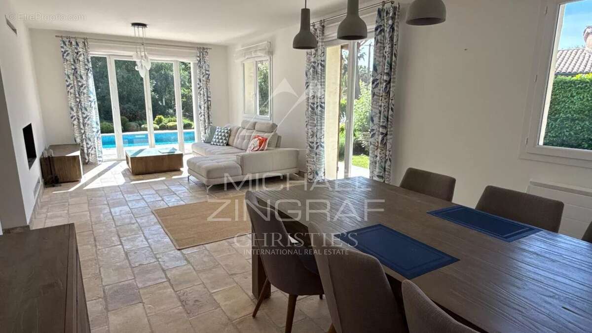 Maison à TOURRETTES-SUR-LOUP