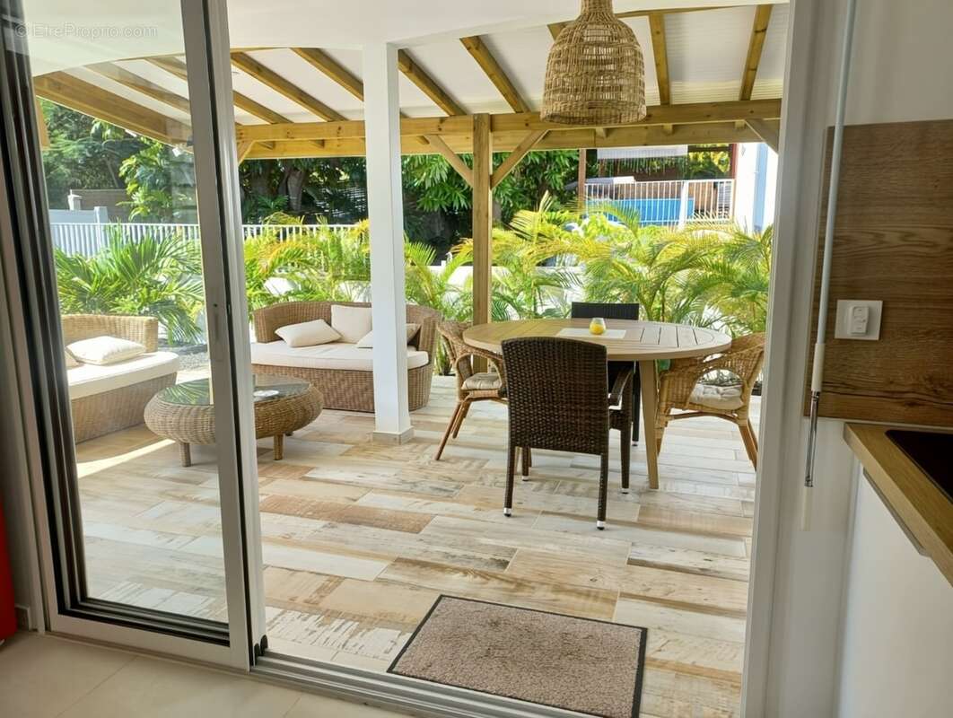 Villa premium T3 & son T2 à vendre à SAINTE ANNE Bourg (971) Guadeloupe - - photo 5