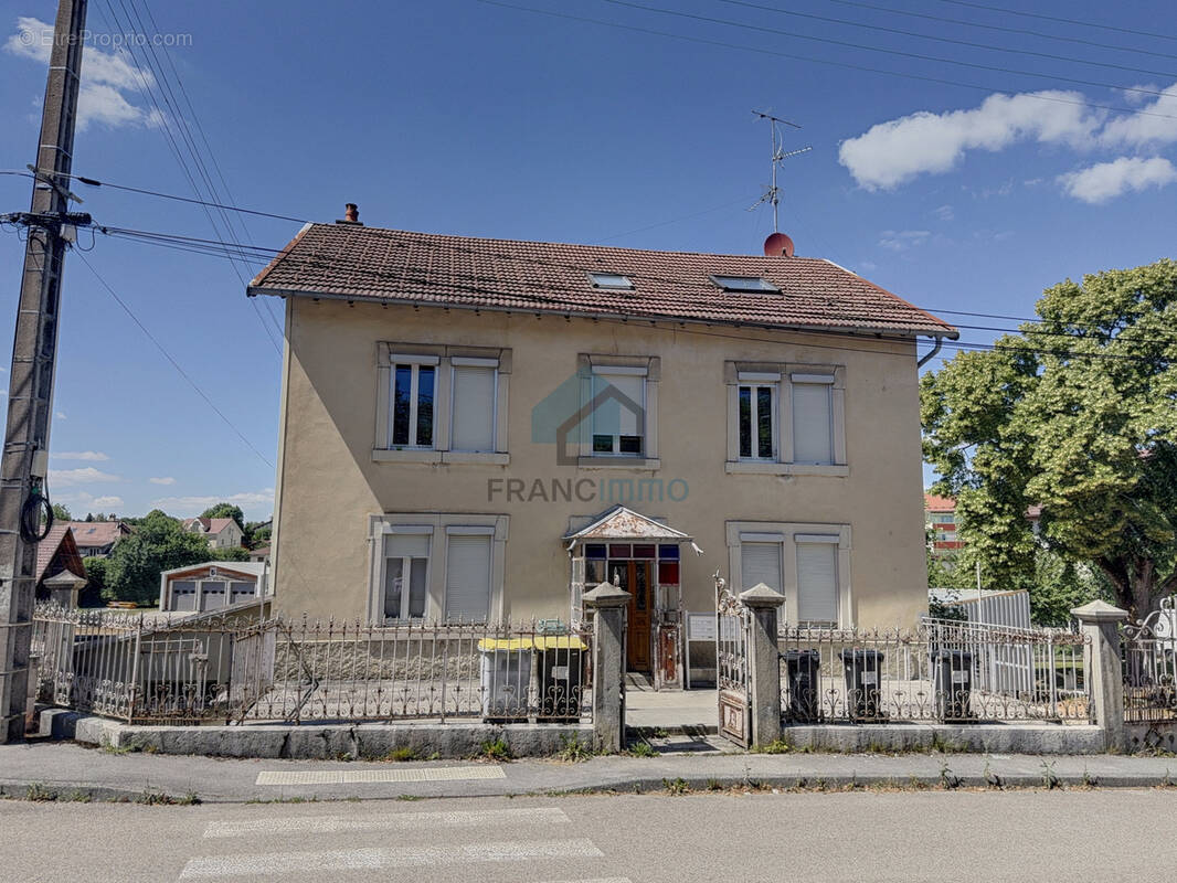 Charquemont - immeuble de 6 appartements loues - photo 1
