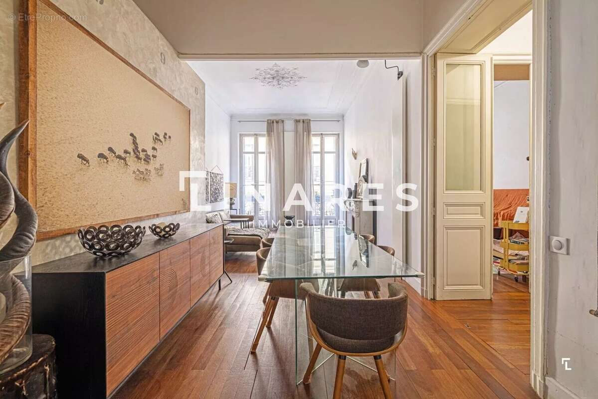 Appartement à MARSEILLE-1E