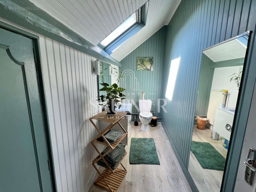 Exclusivité - Maison familiale de 126m2 avec dépendances proche du centre ville Saint-Georges-sur-Cher. - photo 15