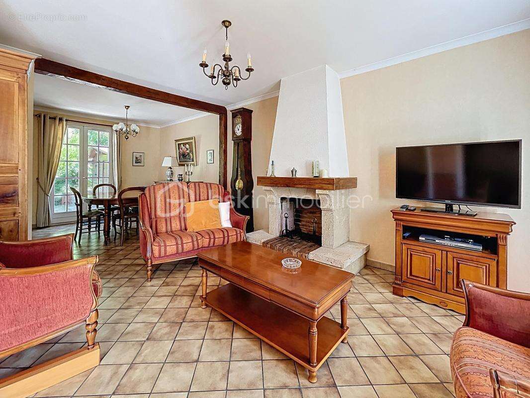 Maison à SAINT-PIERRE-LES-NEMOURS