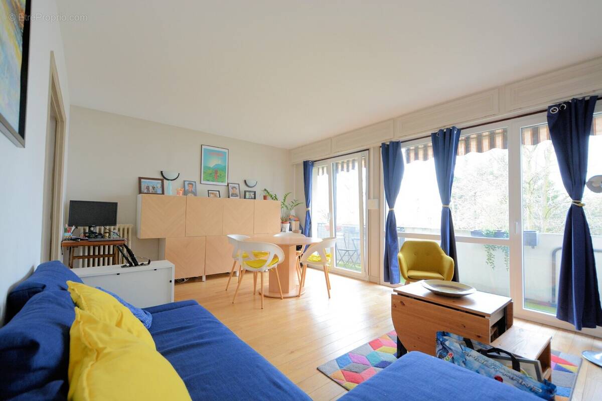 Appartement à SAINT-MAUR-DES-FOSSES