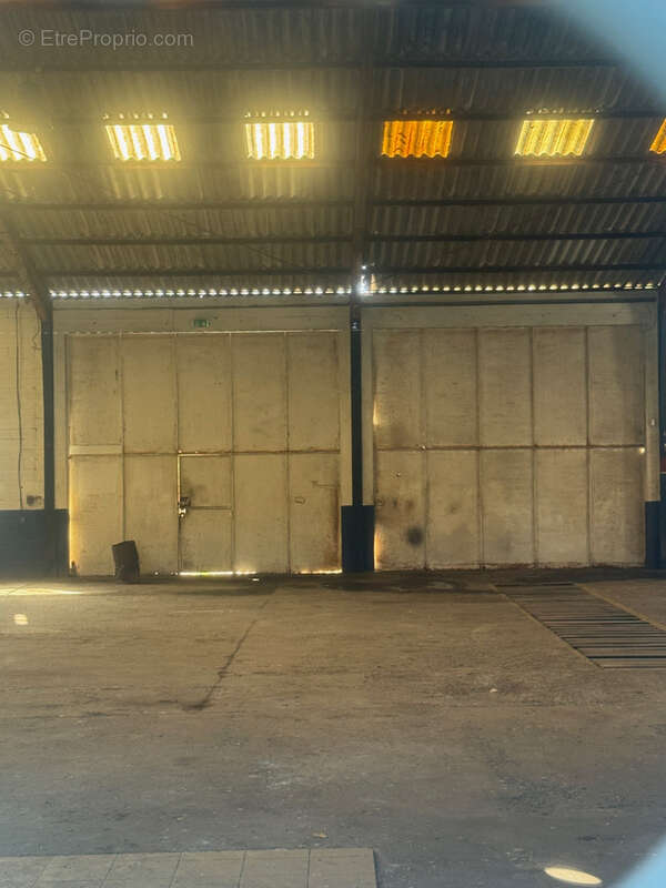 Commerce à ONESSE-ET-LAHARIE