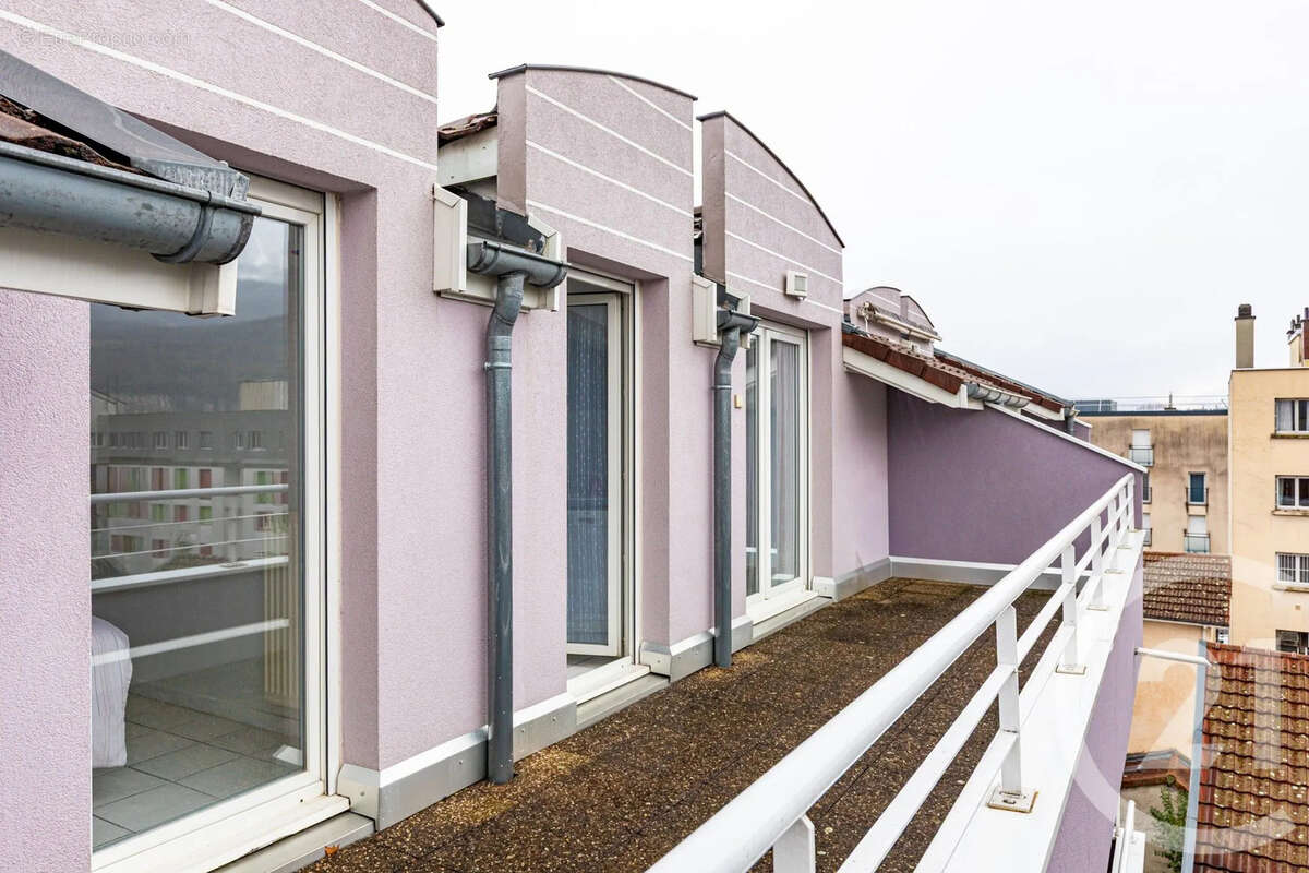 Appartement à FONTAINE