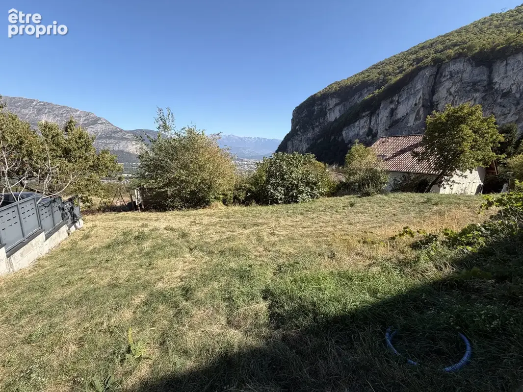 Photo Terrain à Sassenage au prix de 118 000€
