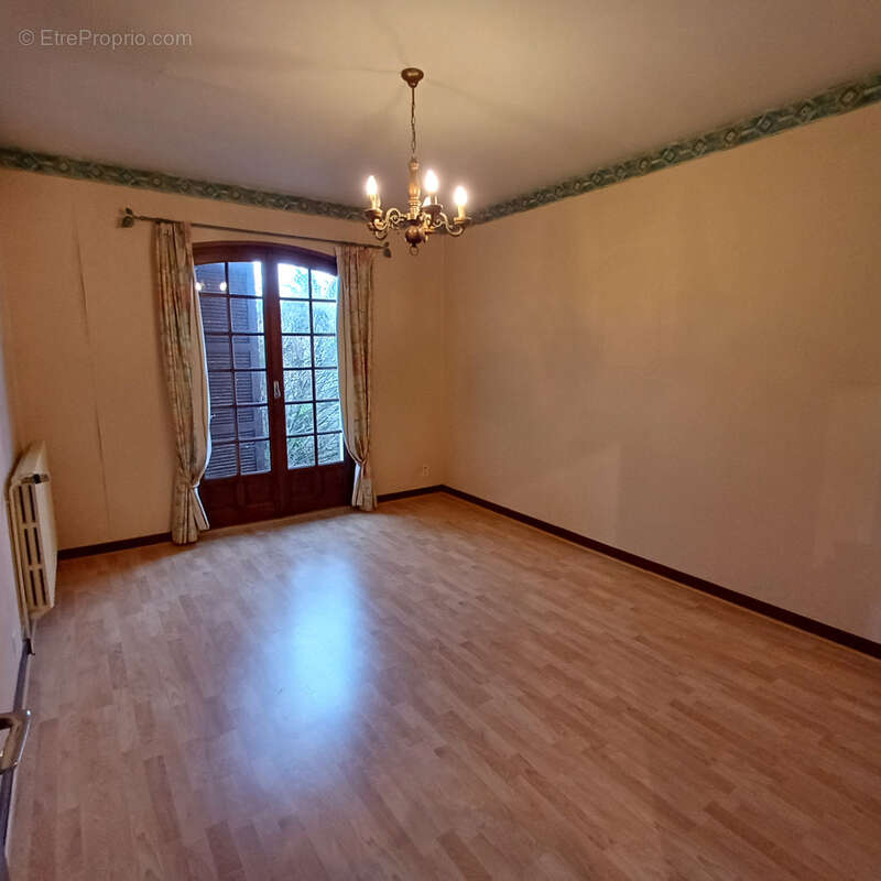 Maison à SAINT-JUST-SAINT-RAMBERT