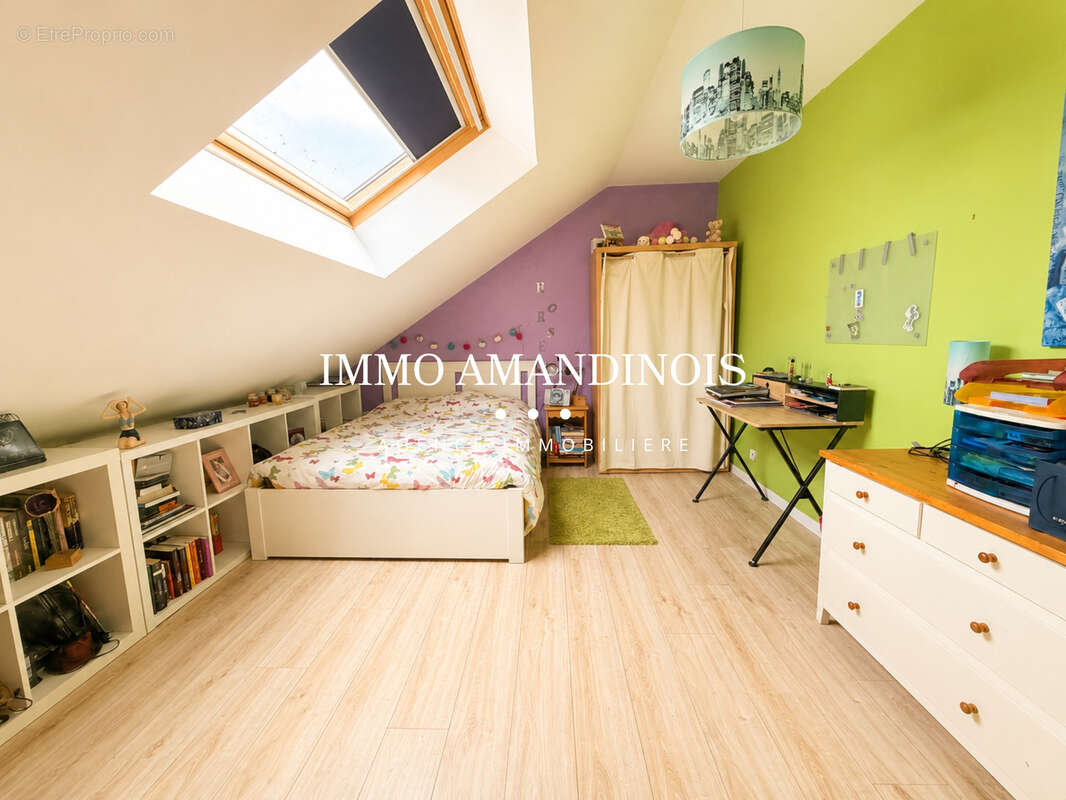 Maison de ville à Saint-Amand-les-Eaux, bâtie sur 952 m2. - photo 16