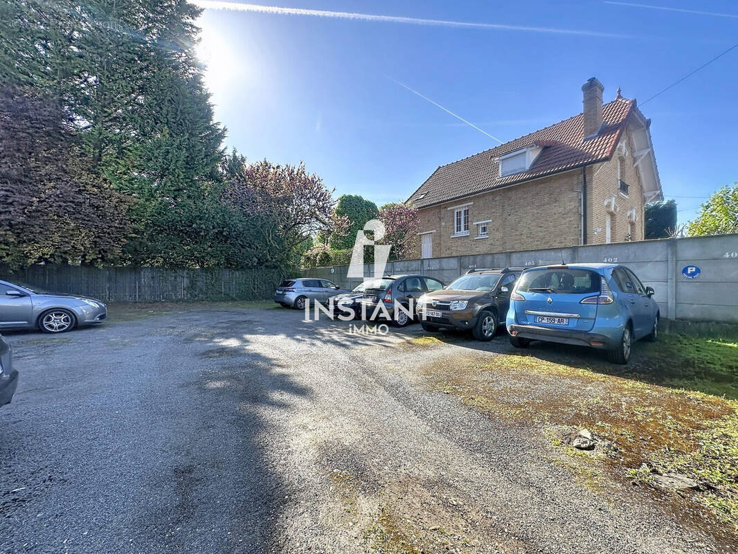 Parking à SAINT-MAUR-DES-FOSSES