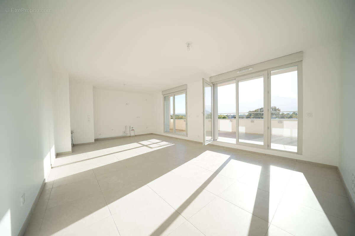 Appartement à MEYLAN