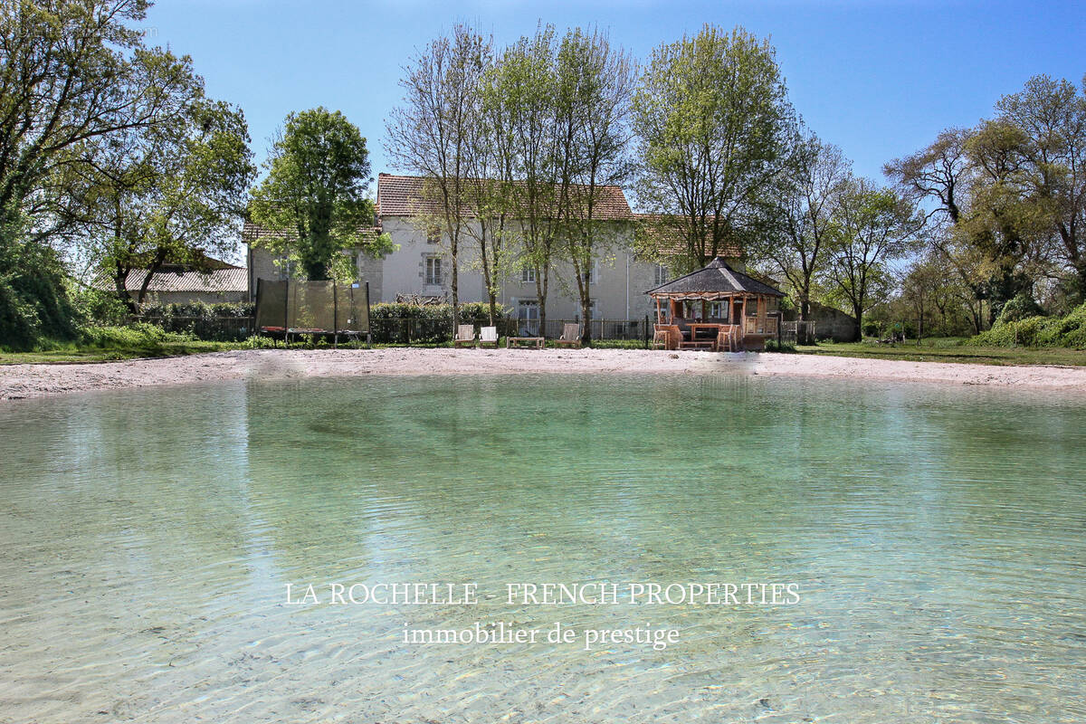 Maison à AIGREFEUILLE-D&#039;AUNIS