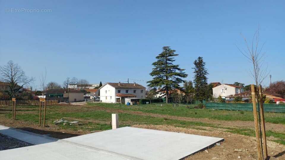 Terrain à ANGOULEME