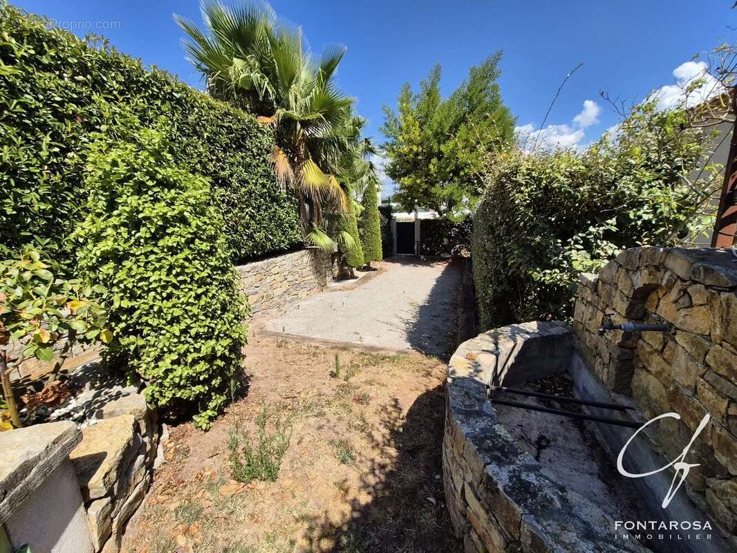 Maison à PUGET-SUR-ARGENS