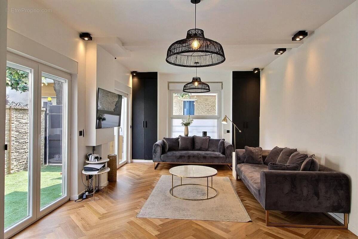 Maison à SAINT-MAUR-DES-FOSSES