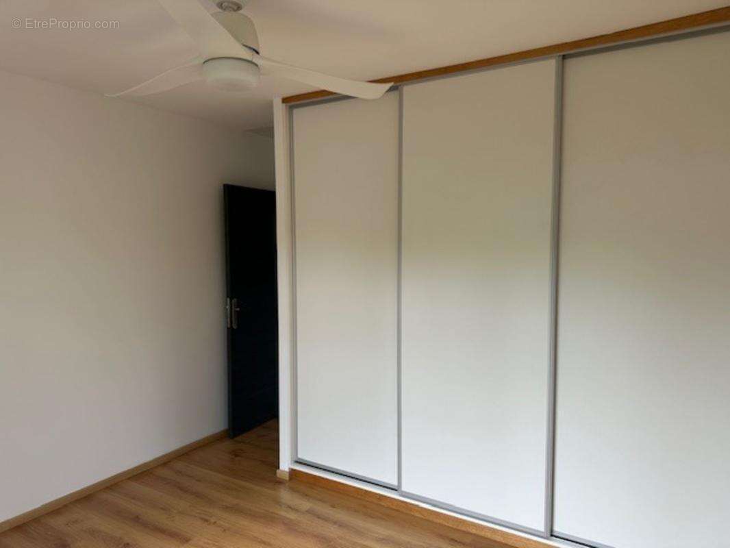 Investissement locatif à forte rentabilité - maison recente t5 à la rivière st-louis - photo 11
