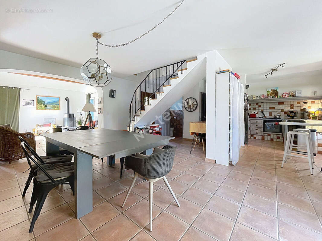 Maison à ANSOUIS