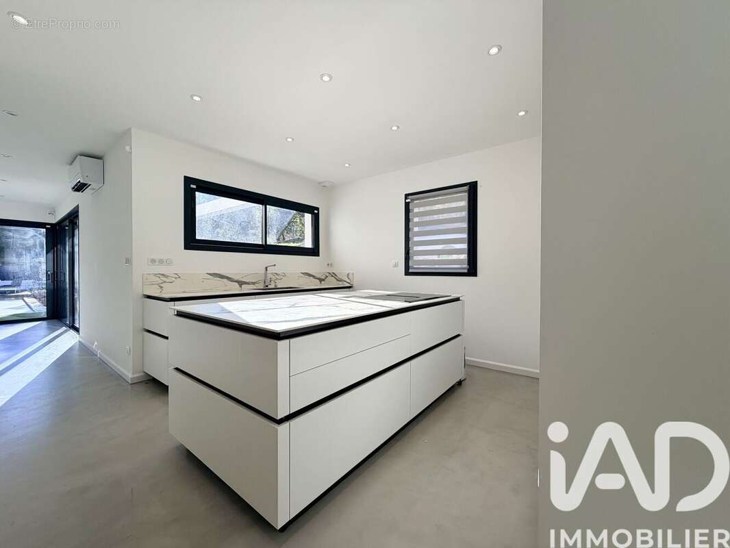 Photo 8 - Maison à SOLLIES-TOUCAS