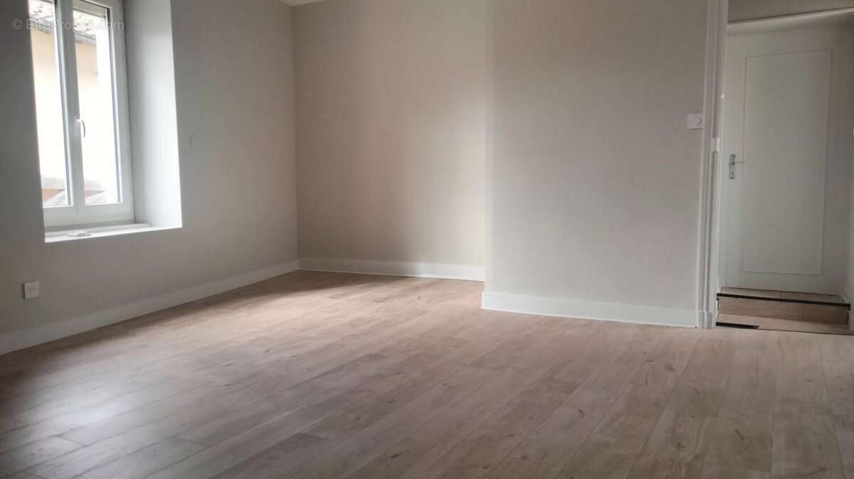 Maison à NEUVILLE-DE-POITOU