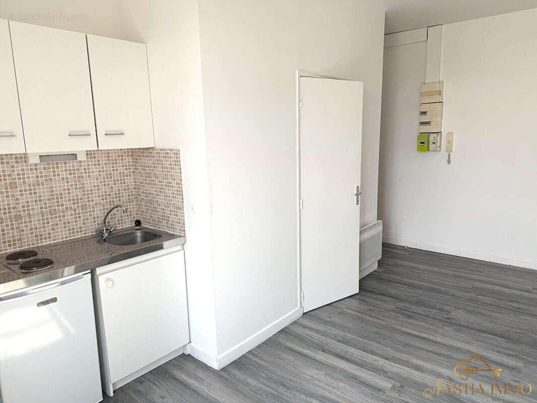 Appartement  1 pièce(s) 17.06 m2 - photo 2