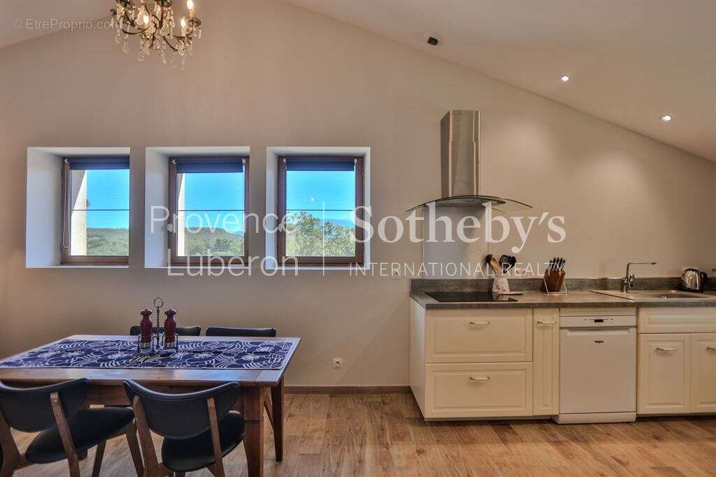 Maison à PERNES-LES-FONTAINES