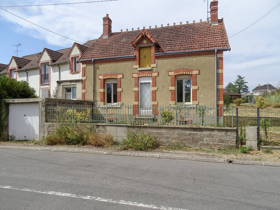 Maison en centre bourg - photo 1
