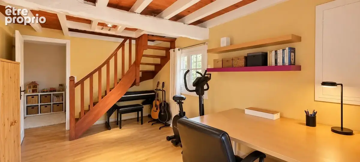 MAISON EN PIERRES XIX ème AVEC dépendance et piscine sur 2600 m² . - photo 21