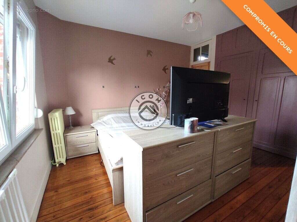 Maison à AULNOYE-AYMERIES