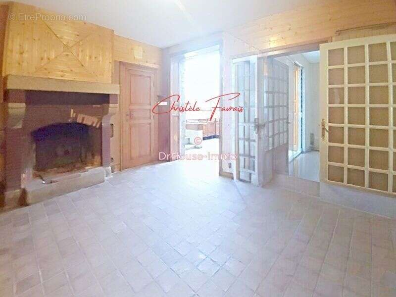 Maison à LOUVIGNE-DU-DESERT