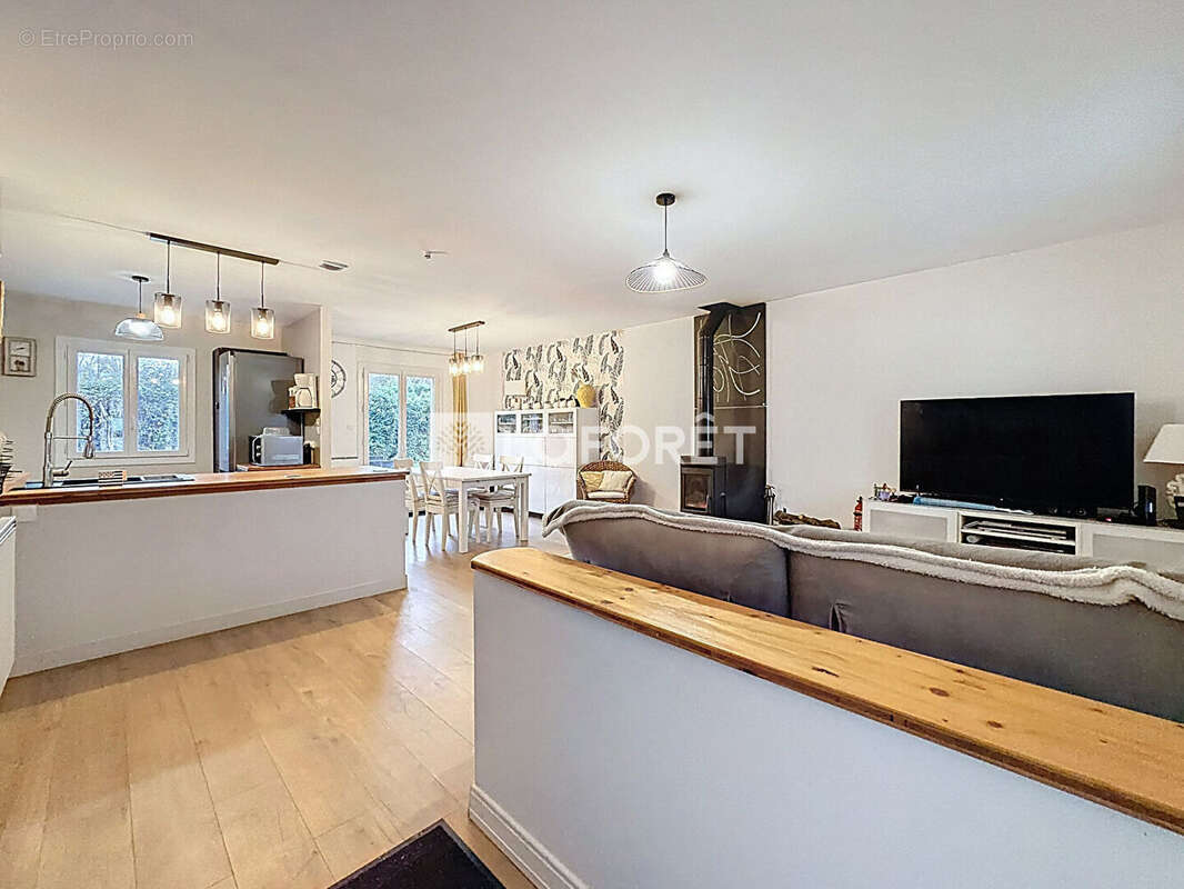 Maison à CHATILLON-SUR-CHALARONNE