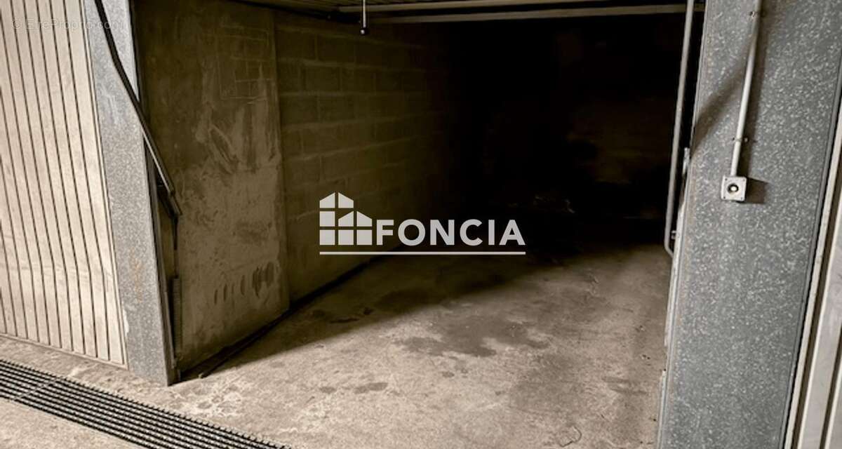 Parking à PARIS-15E