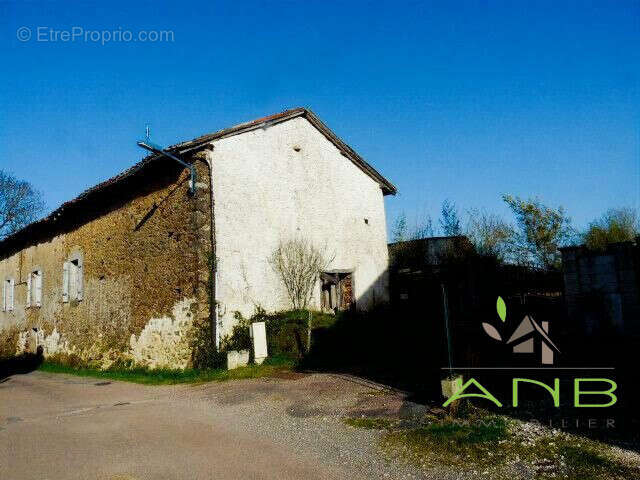 Maison à BUSSEROLLES