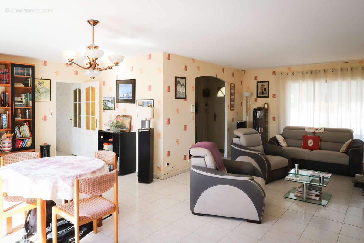 Maison à VAUX-SUR-MER