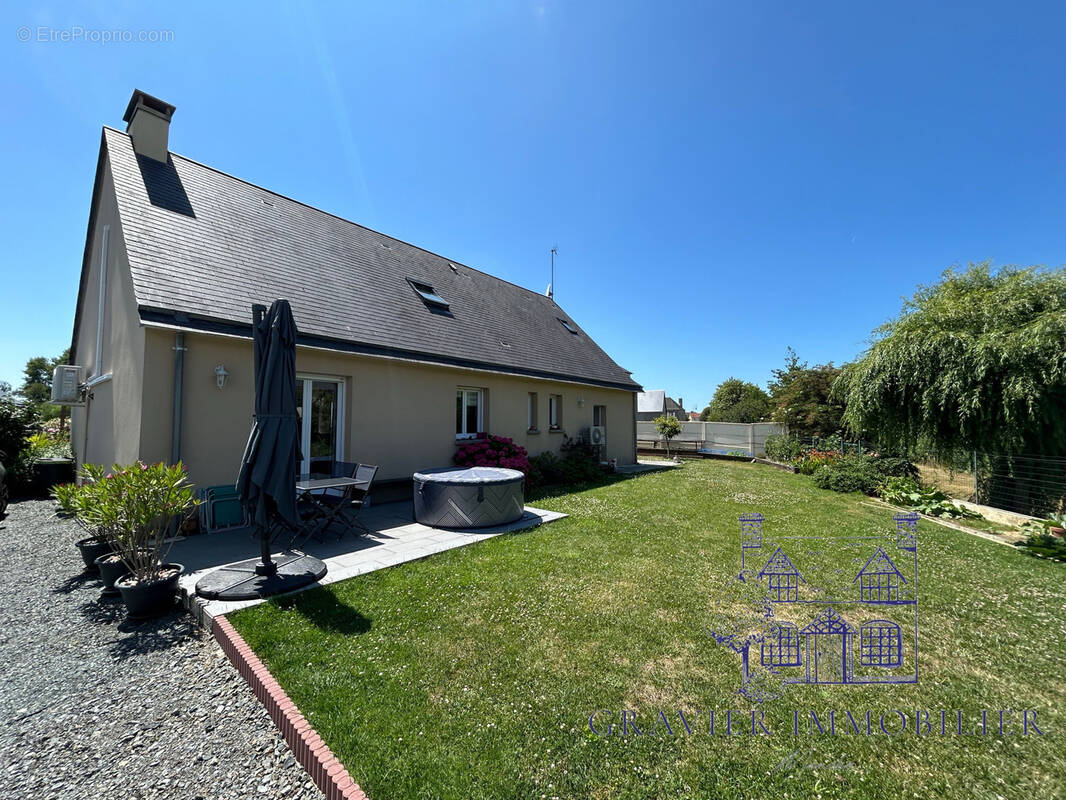 Maison à SAINT-GERMAIN-SUR-AY