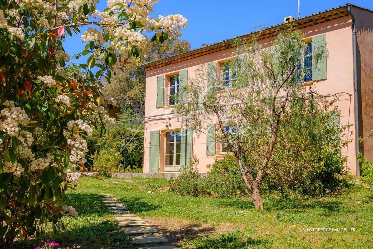 Maison à MANDELIEU-LA-NAPOULE