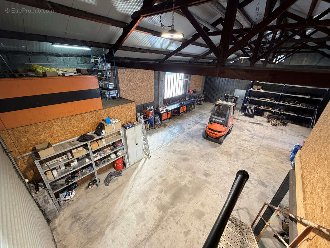 Commerce à SAINT-ETIENNE-DE-CUINES