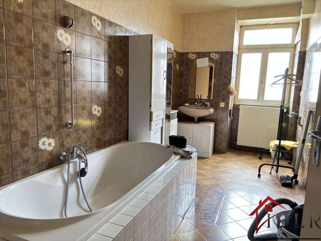 Maison à TERRE-NATALE