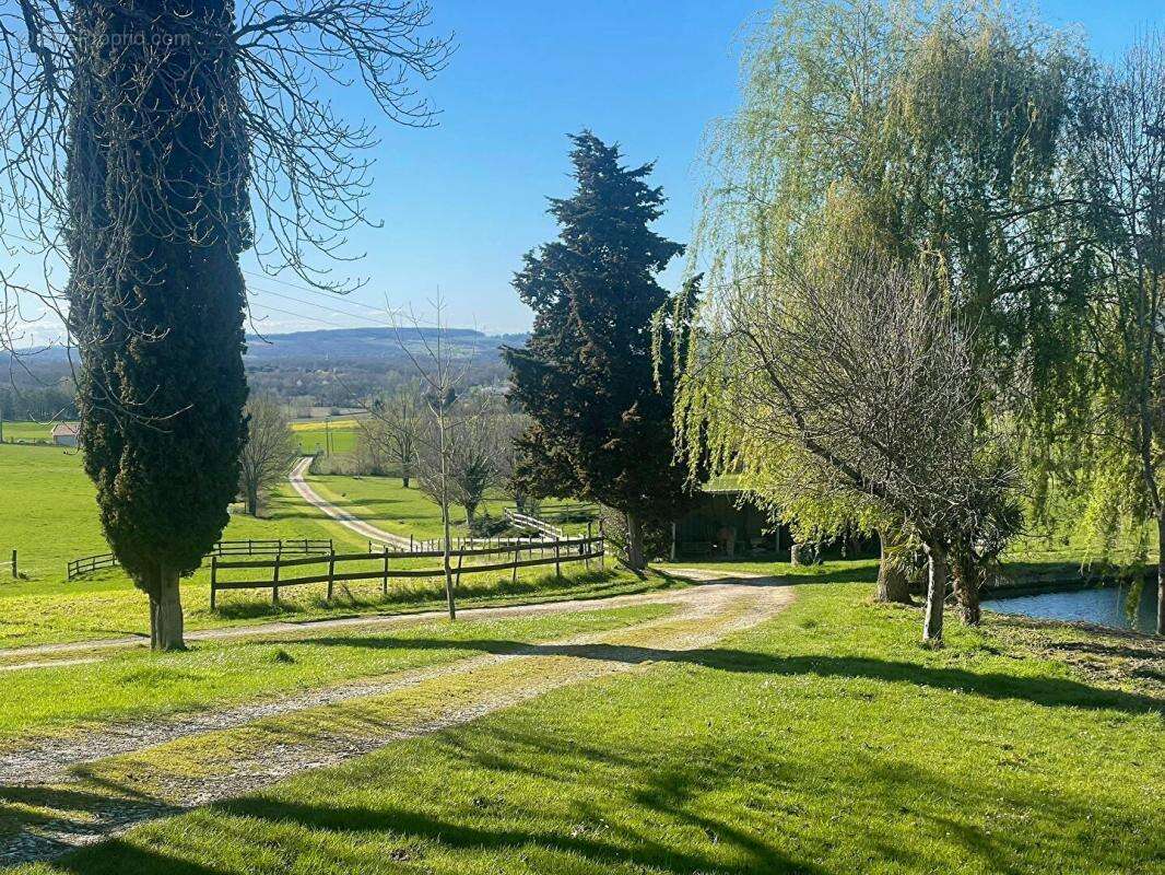 Domaine de caractère avec installations équestres exceptionnelles sur 40 hectares - photo 3