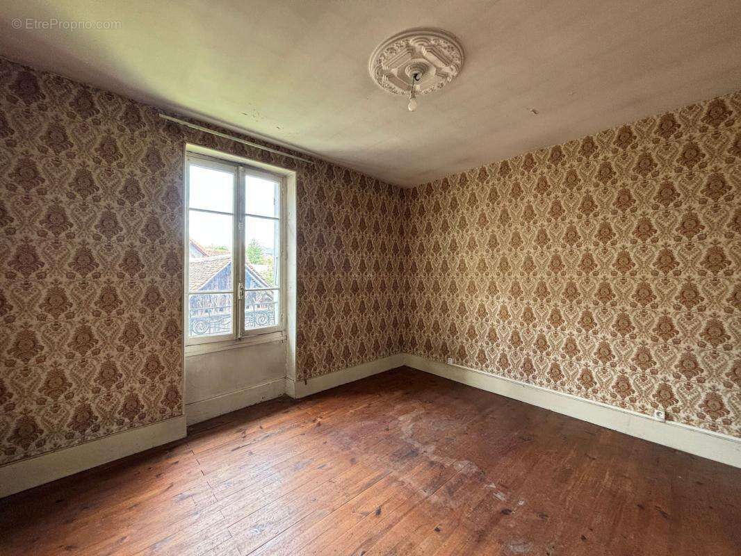 Appartement à ENTRE-DEUX-GUIERS