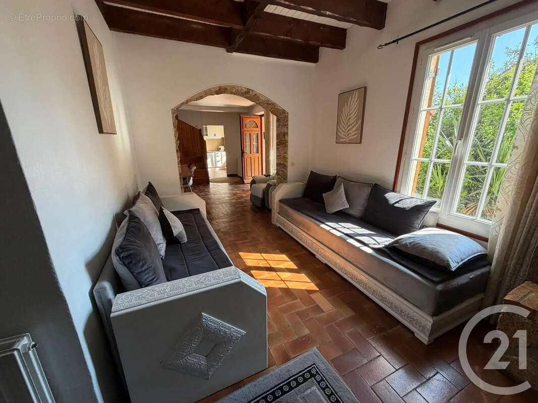 Maison 178 m² à Saint-Mesmes  - photo 4