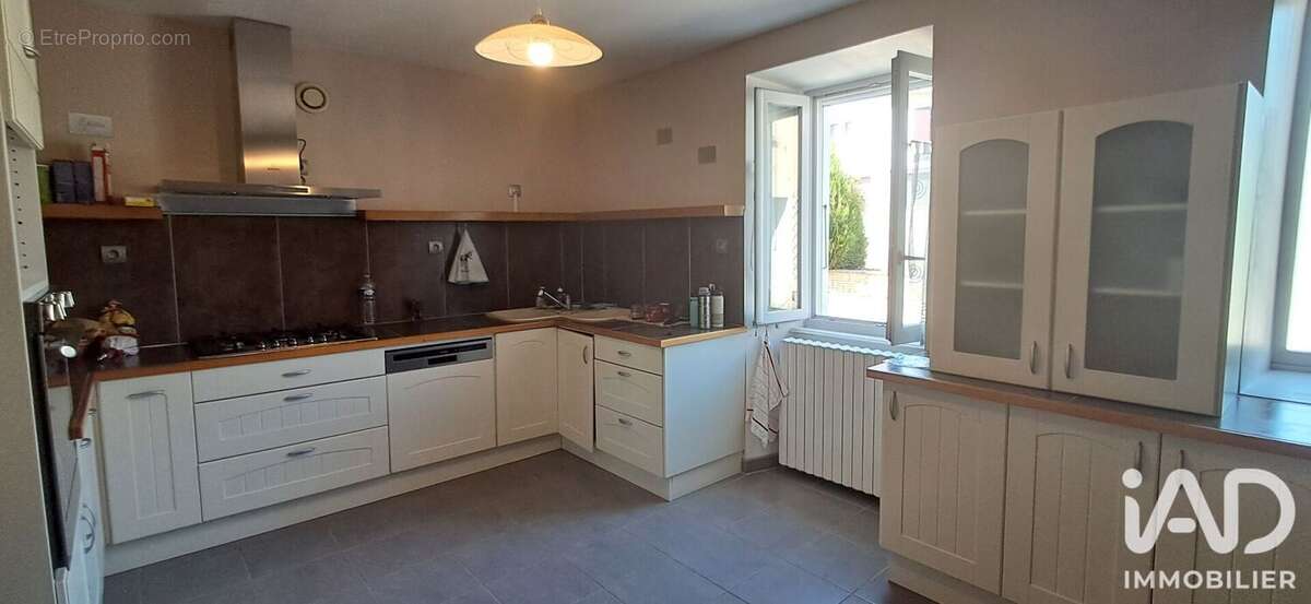 Maison 140 m² à Recoubeau-Jansac  - photo 4